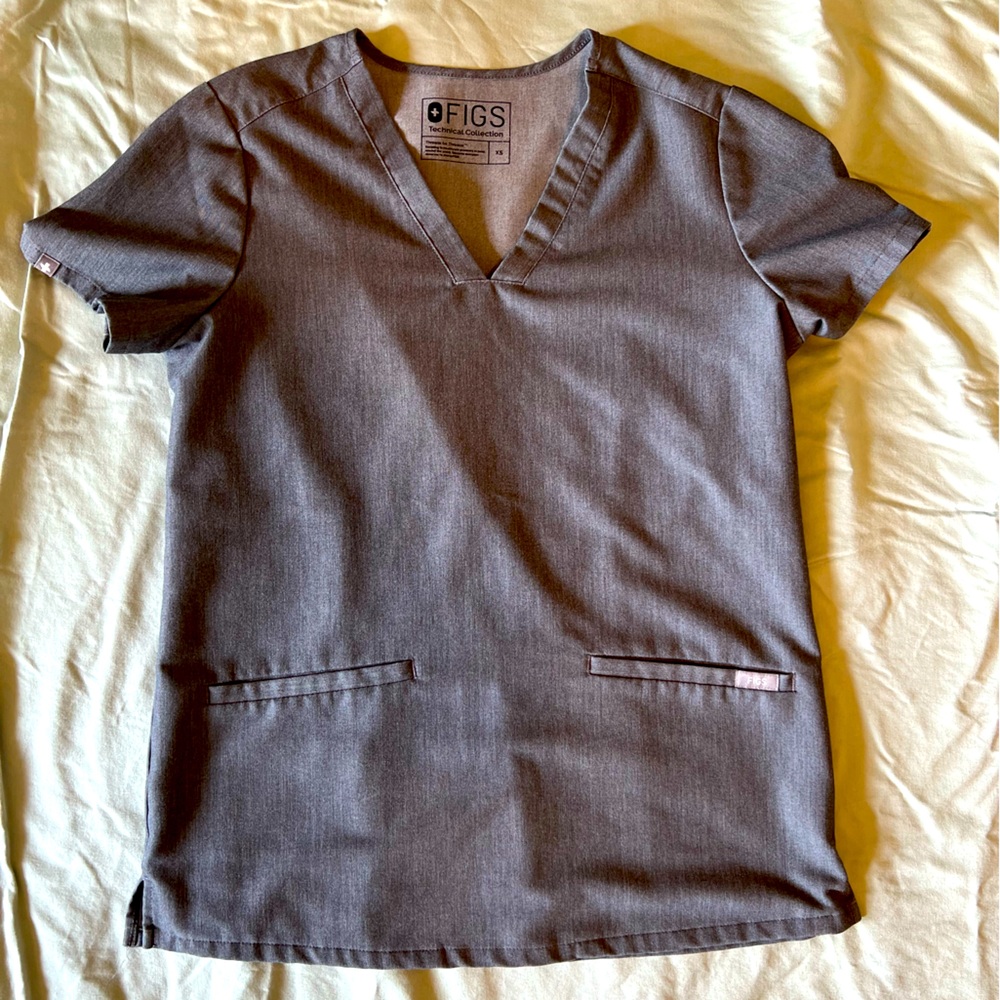 Figs Casma Three Pocket Scrub Top XS